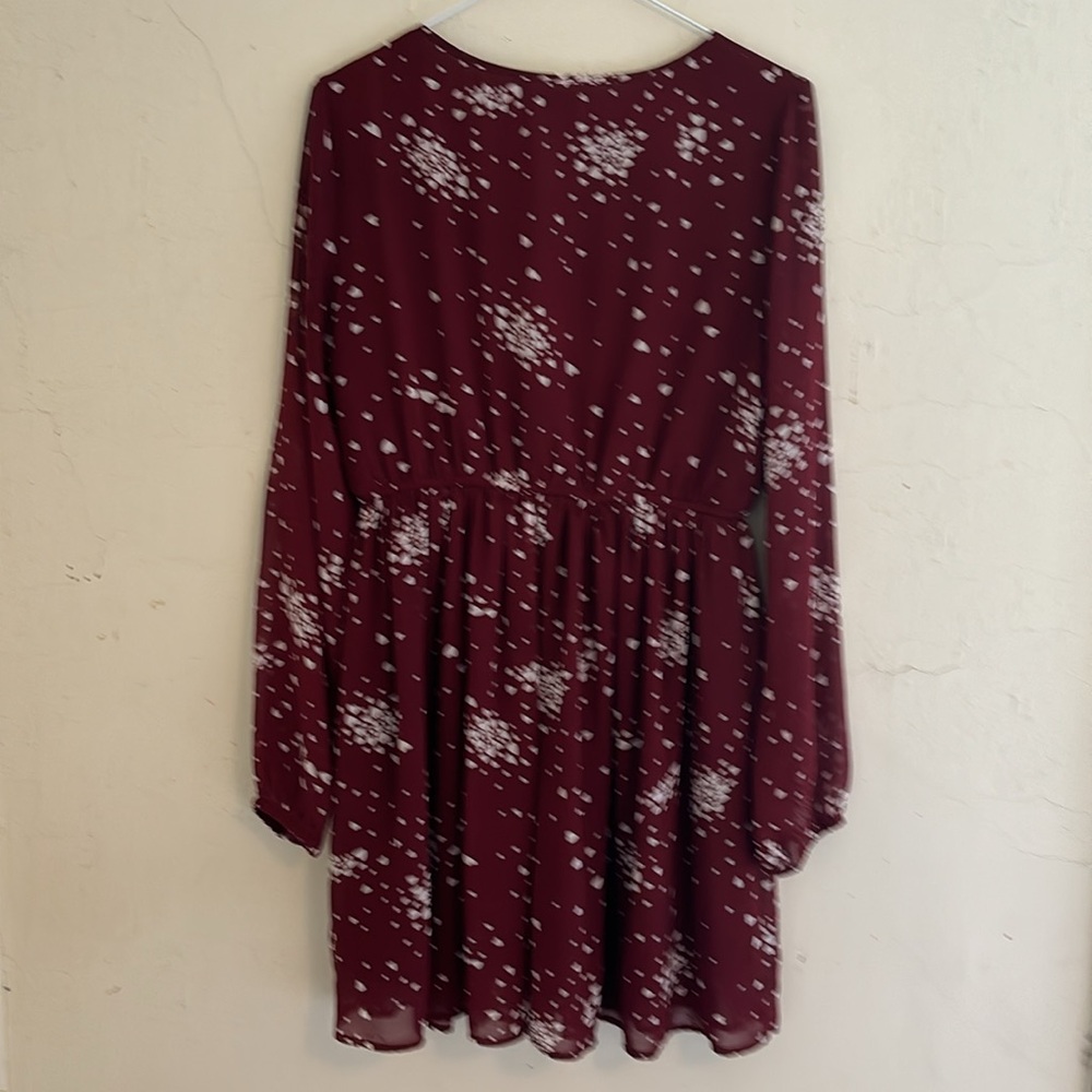 Sadie Robertson long sleeved lined maroon dress with white hearts size M - Picture 2 of 5